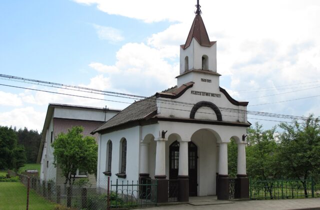 Murowana kaplica pw. św. Rozalii w Pomigaczach